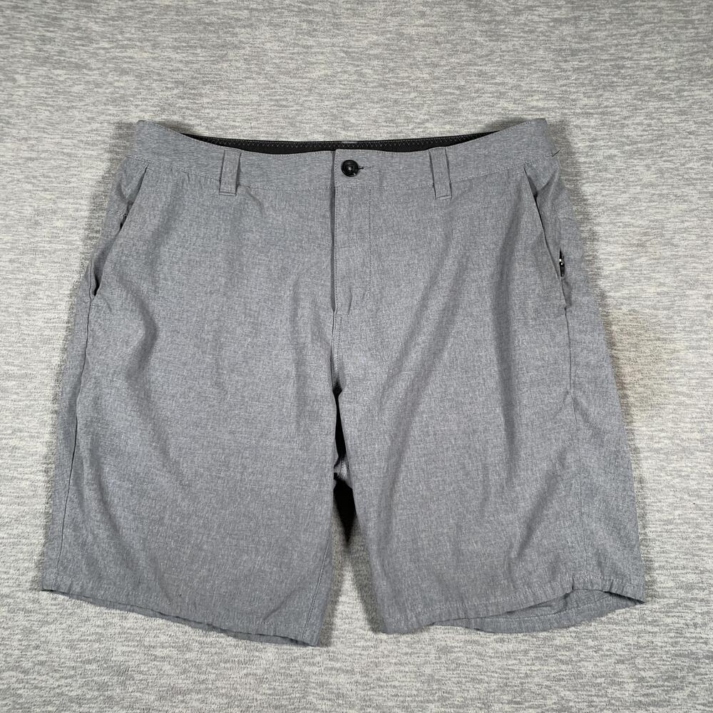 Vuori Shorts Mens 33 Gray Chino Performance Stretch Casual Zip Pocket 8 Inseam